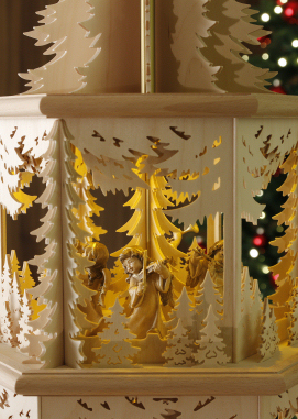 Original Weihnachtspyramide / Erzgebirge,
Engel der Fa. SALCHER / Grödnertal