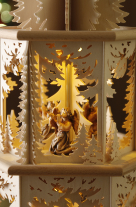 Original Weihnachtspyramide / Erzgebirge
mit Christi Geburt / Schnitzkunst aus Südtirol